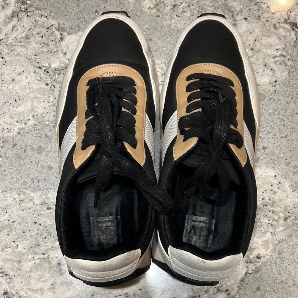 DV by Dolce Vita Black and Tan Women's Sneakers